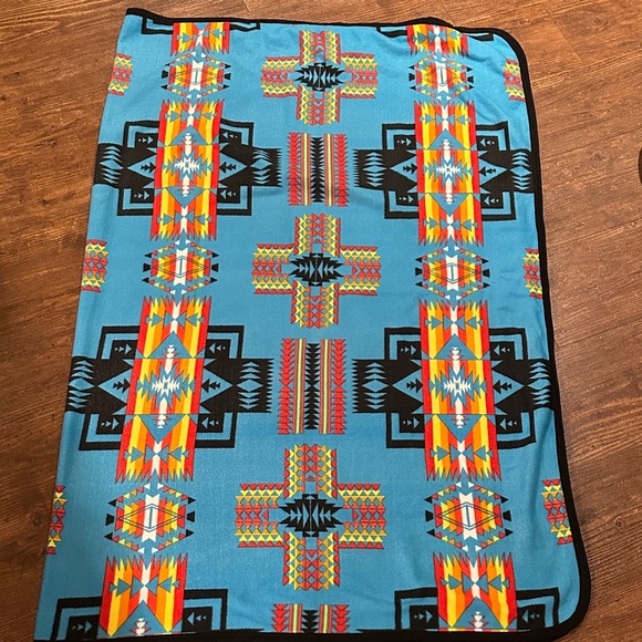 Native throw - Picture 2 of 6